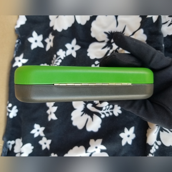 EUC KATE SPADE SUNGLASS CASE GREEN AND BLACK - Picture 10 of 10